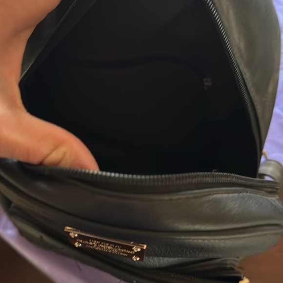 Huanying Shiyong Backpack Jing Pin Pi Ju Handbag Shoulder Travel Carry Bag Purse - Picture 5 of 6